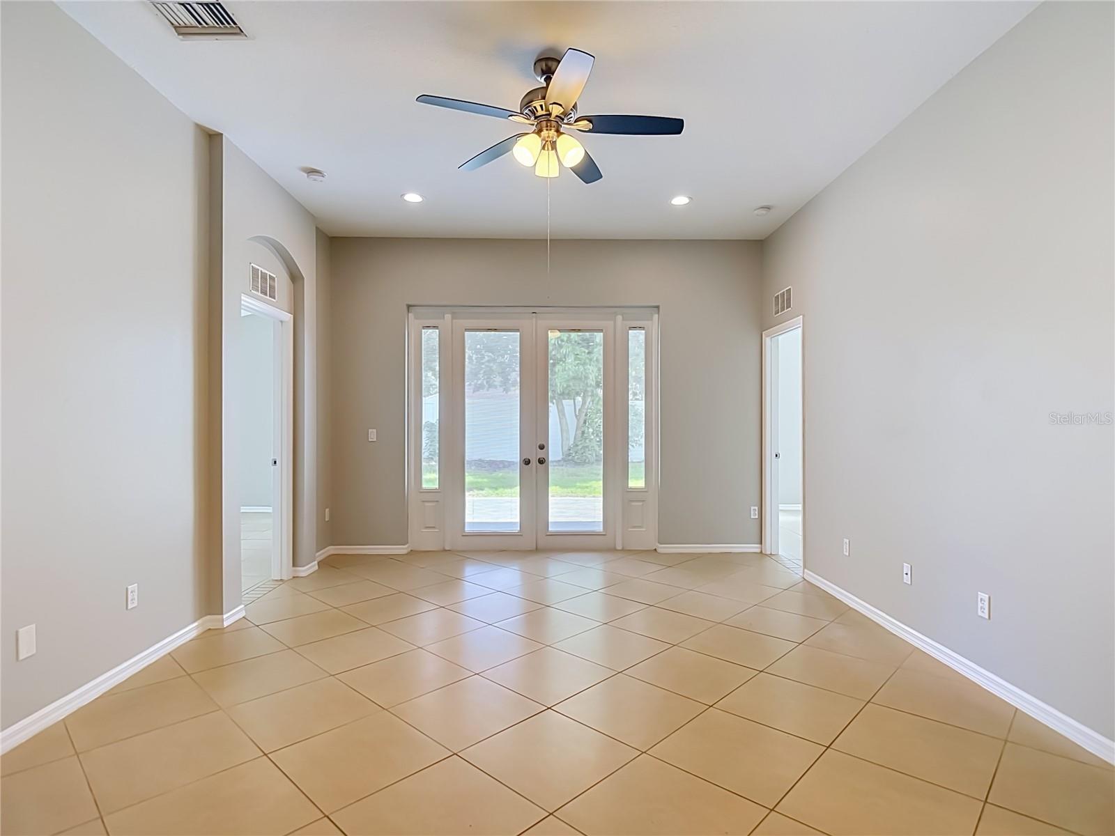 805 Lesa Glen Pl Property Photo 24