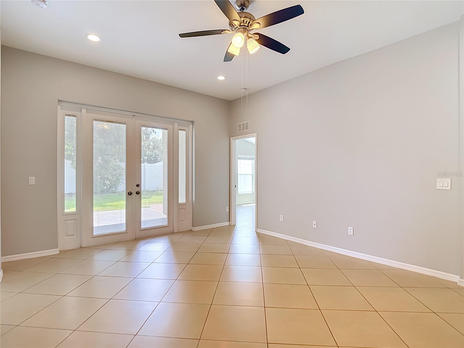 805 Lesa Glen Pl Property Photo 25