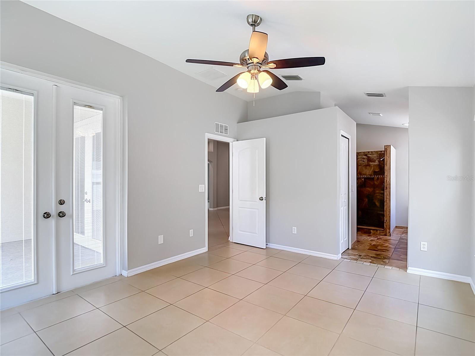 805 Lesa Glen Pl Property Photo 43