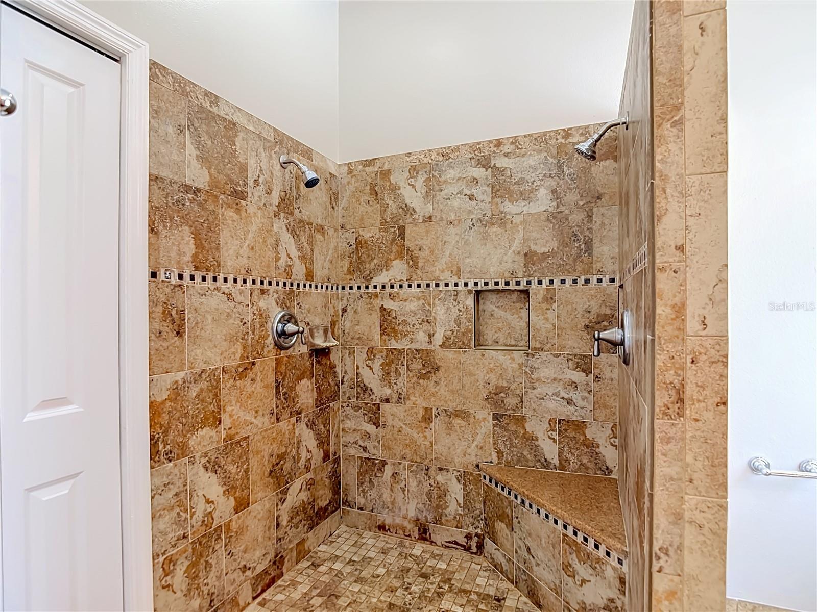 805 Lesa Glen Pl Property Photo 46