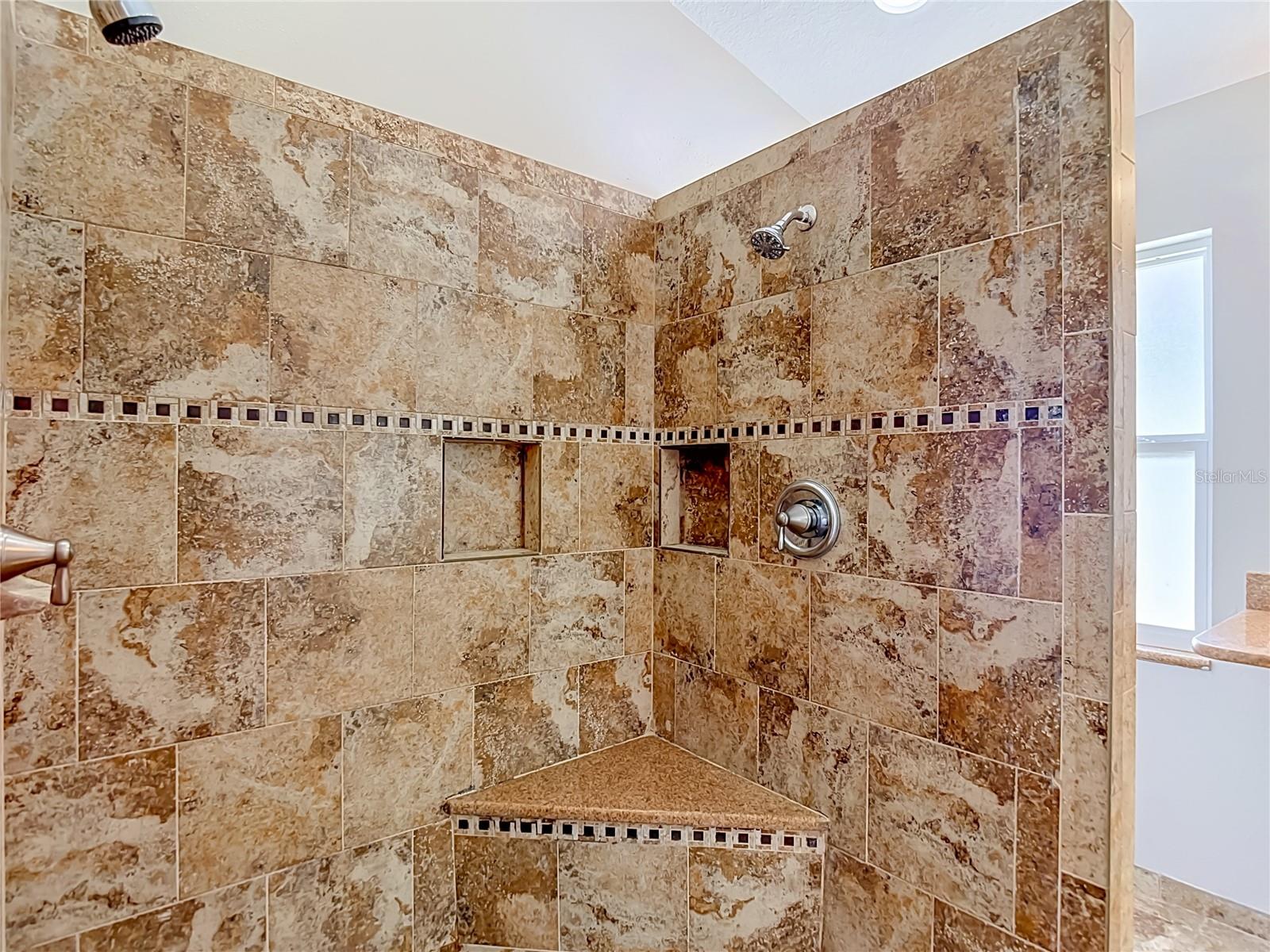805 Lesa Glen Pl Property Photo 48