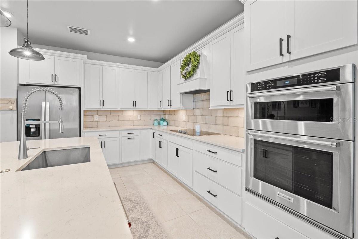 2596 Buckthorn Loop Property Photo 10
