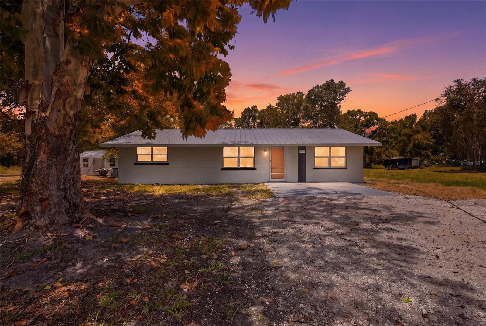 5587 Sw Highway 17 Property Photo 1