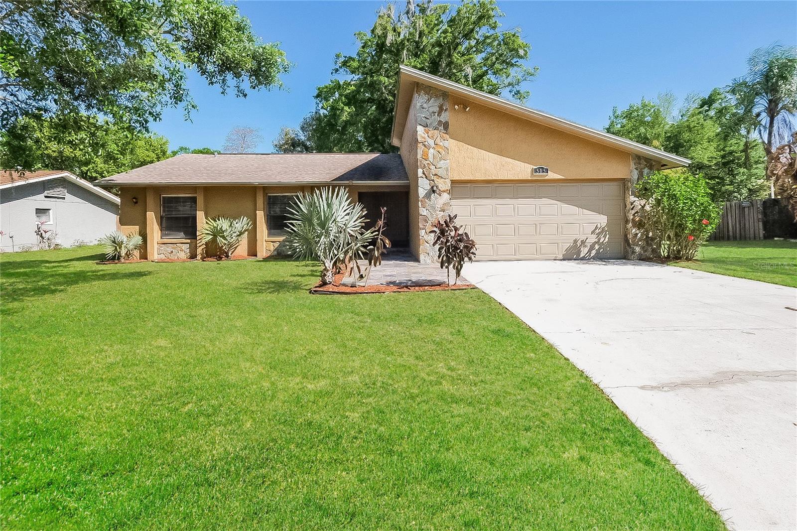 515 Sandalwood Dr Property Photo 1