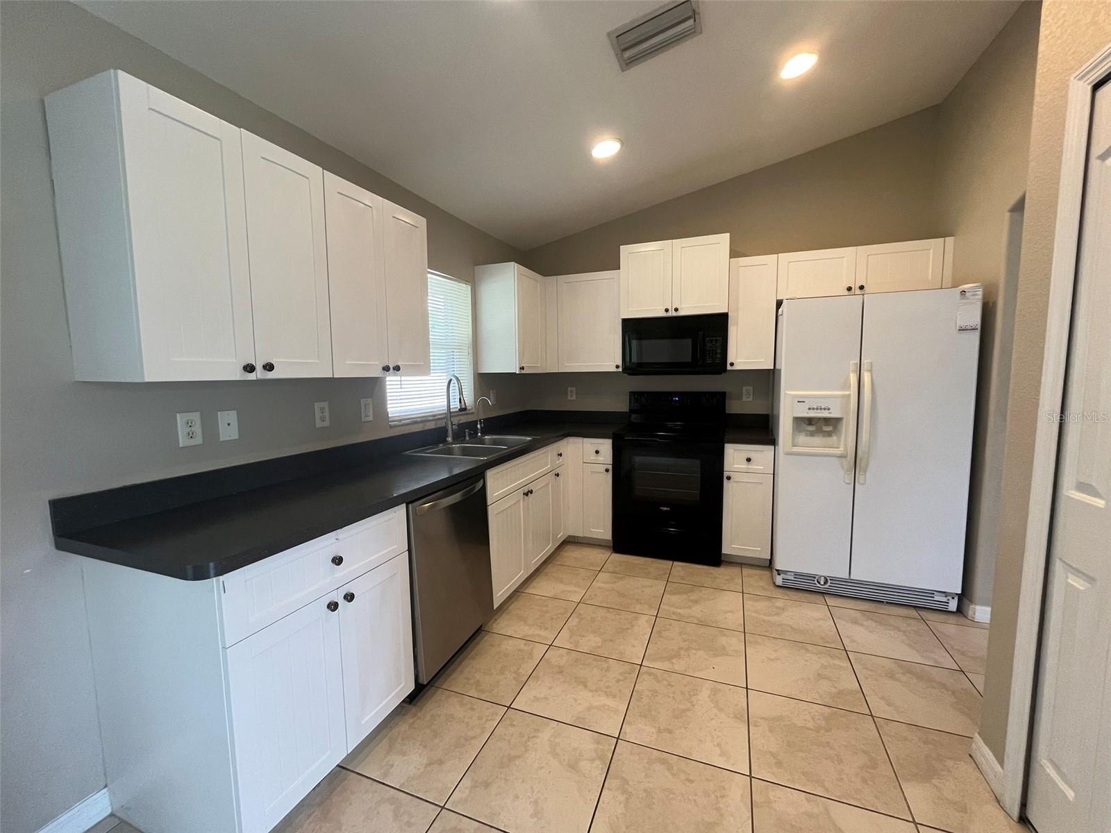 3605 Caballero Ave Property Photo 2