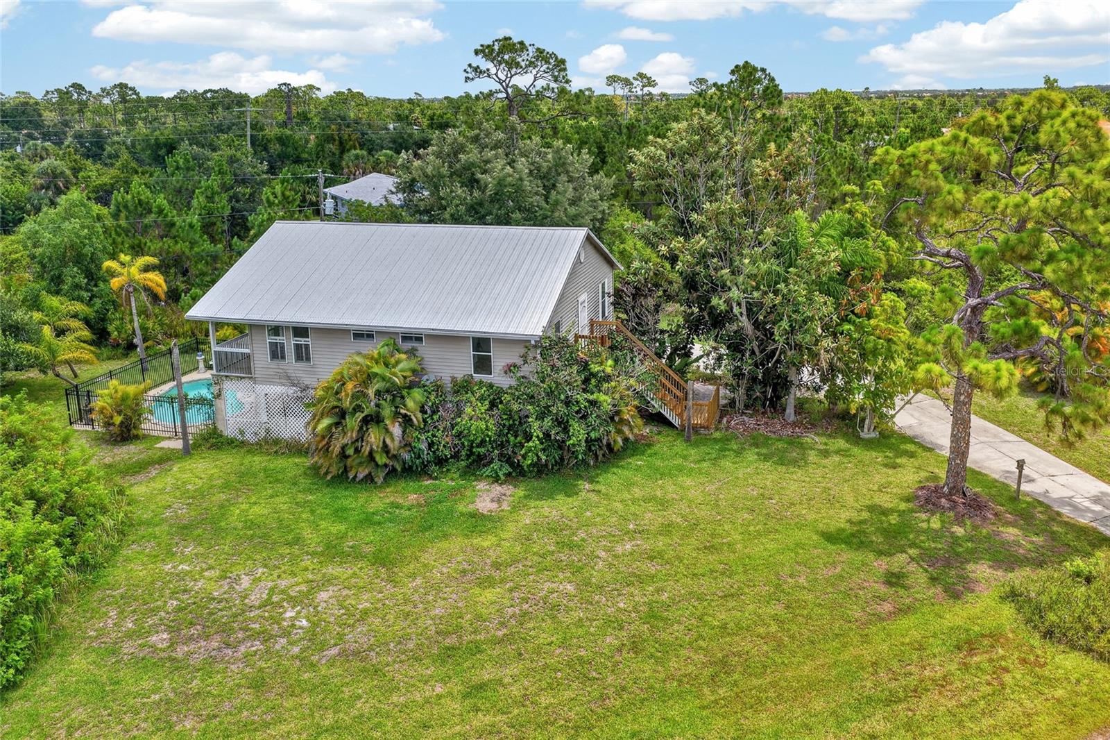 5220 Anderson Rd Property Photo 1