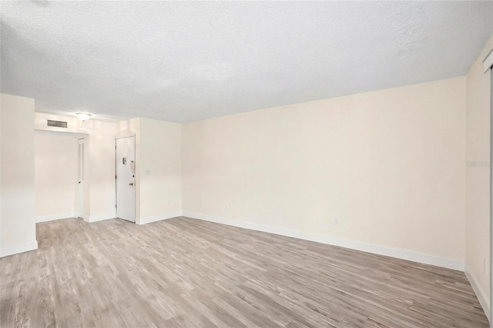22333 Edgewater Dr #c2 Property Photo 5