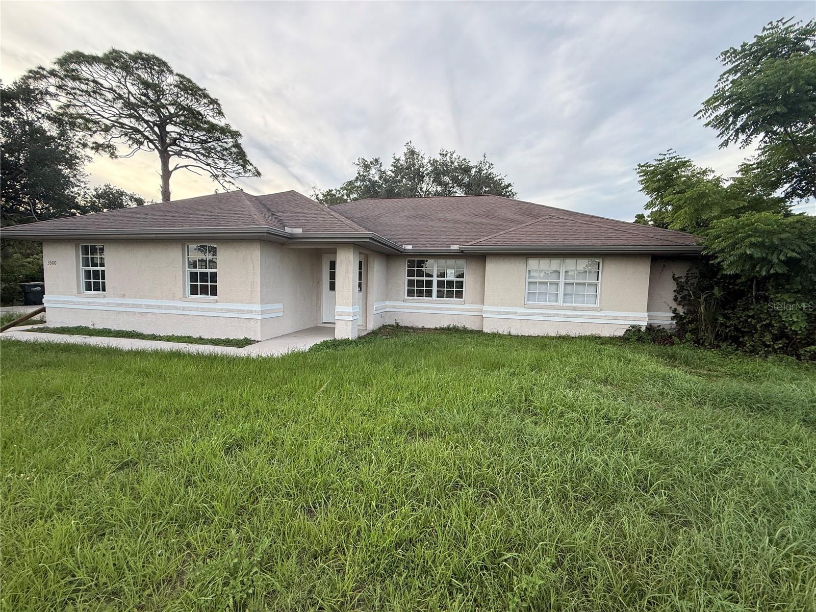 3500 W Price Blvd Property Photo 1