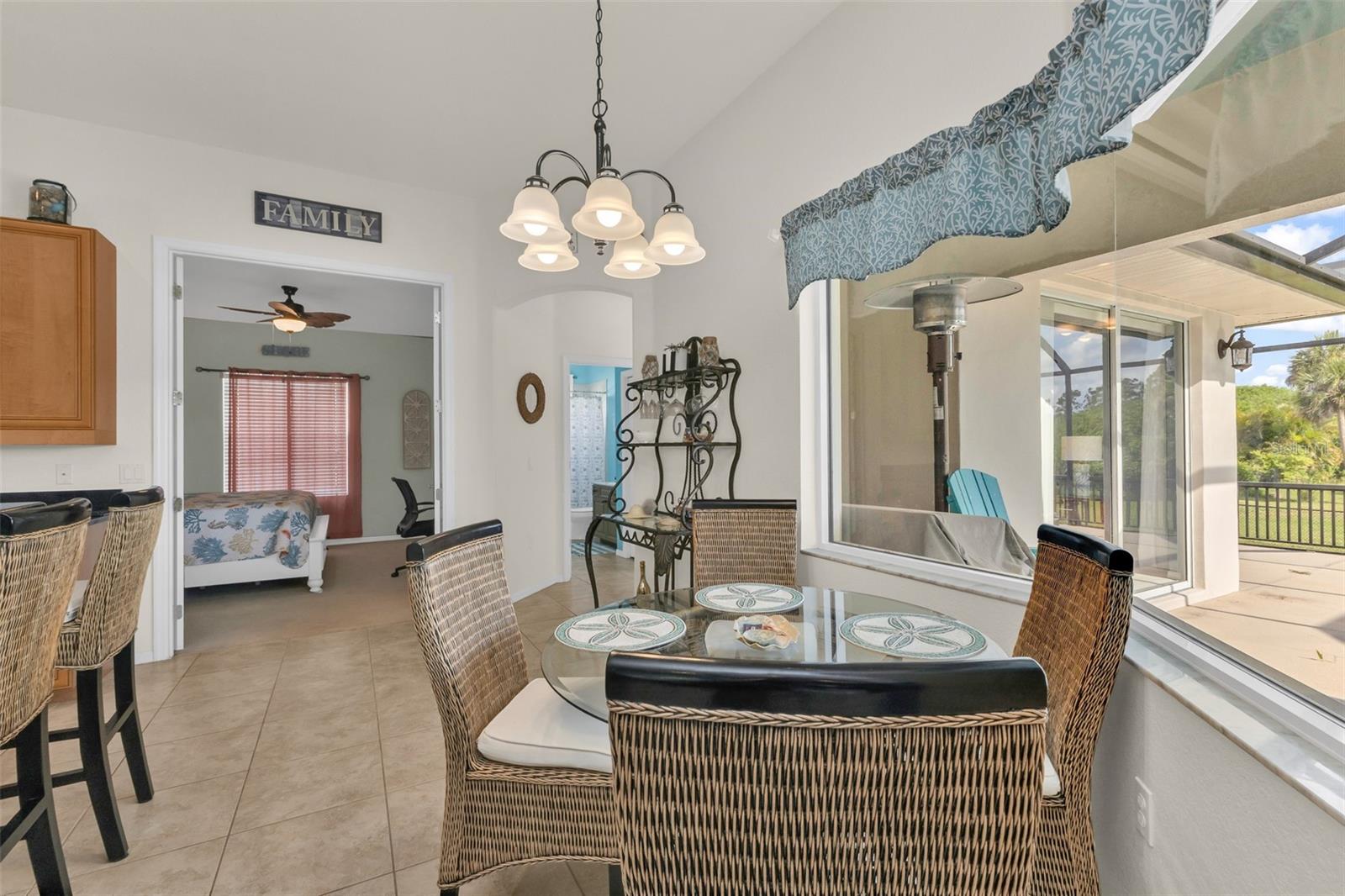 1146 Rotonda Cir Property Photo 9
