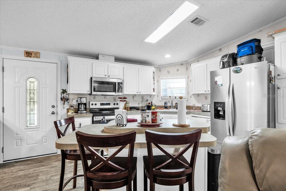 6801 Bernadean Blvd Property Photo 7