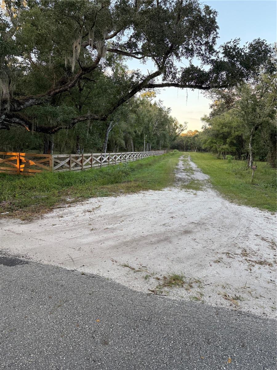 Se Brown Rd Property Photo 6