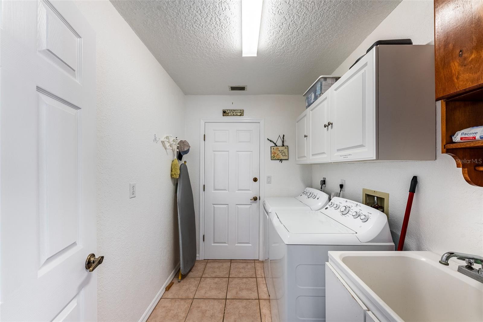 538 W Cashew Property Photo 30