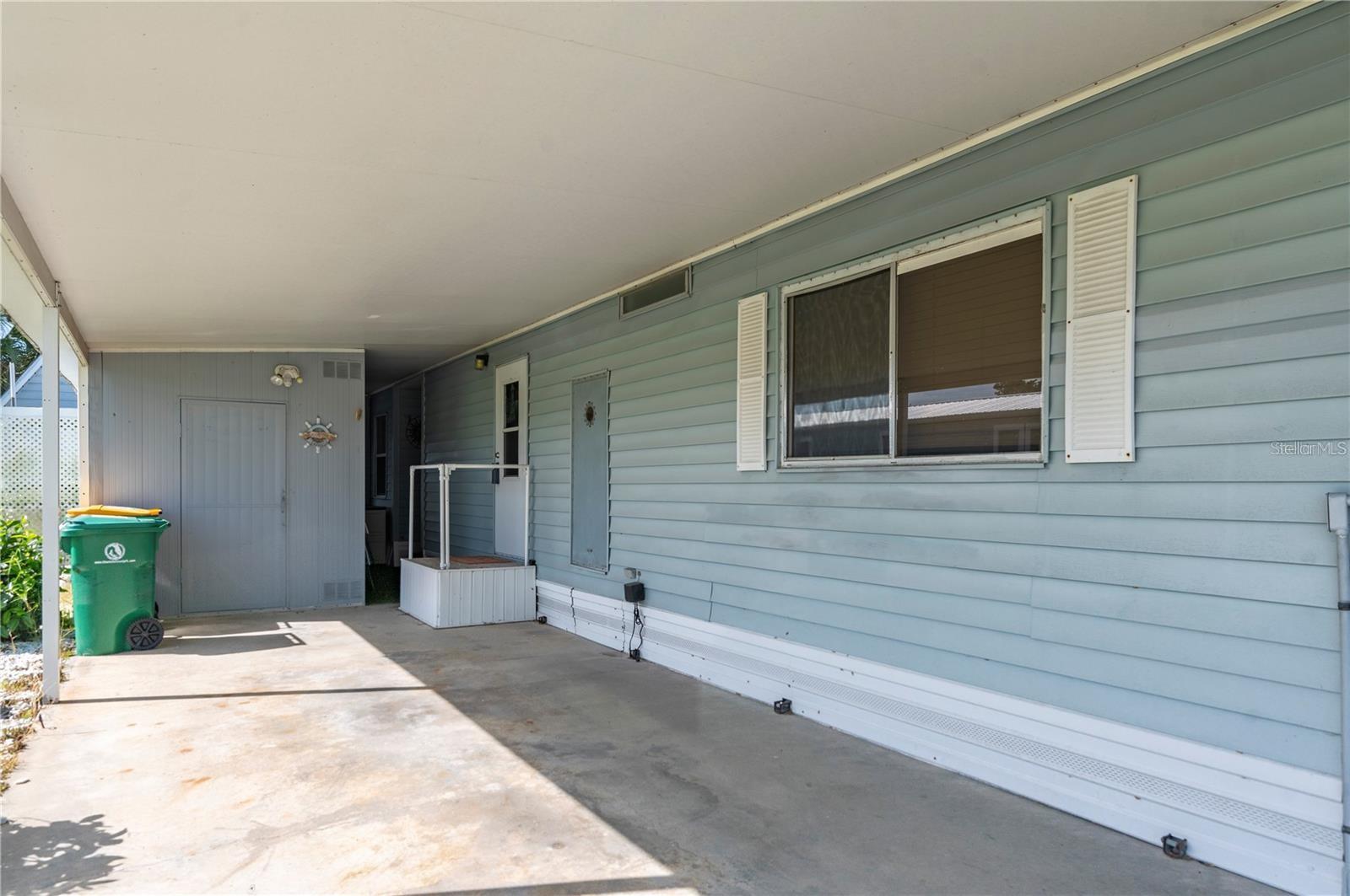 731 Tangerine Ct Property Photo 4
