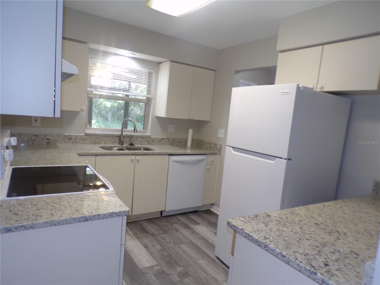 1088 Melville Rd #a Property Photo 3