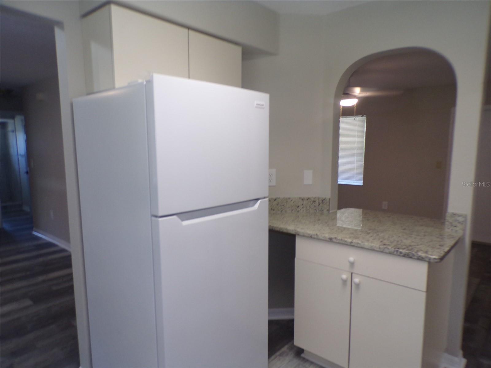 1088 Melville Rd #a Property Photo 5