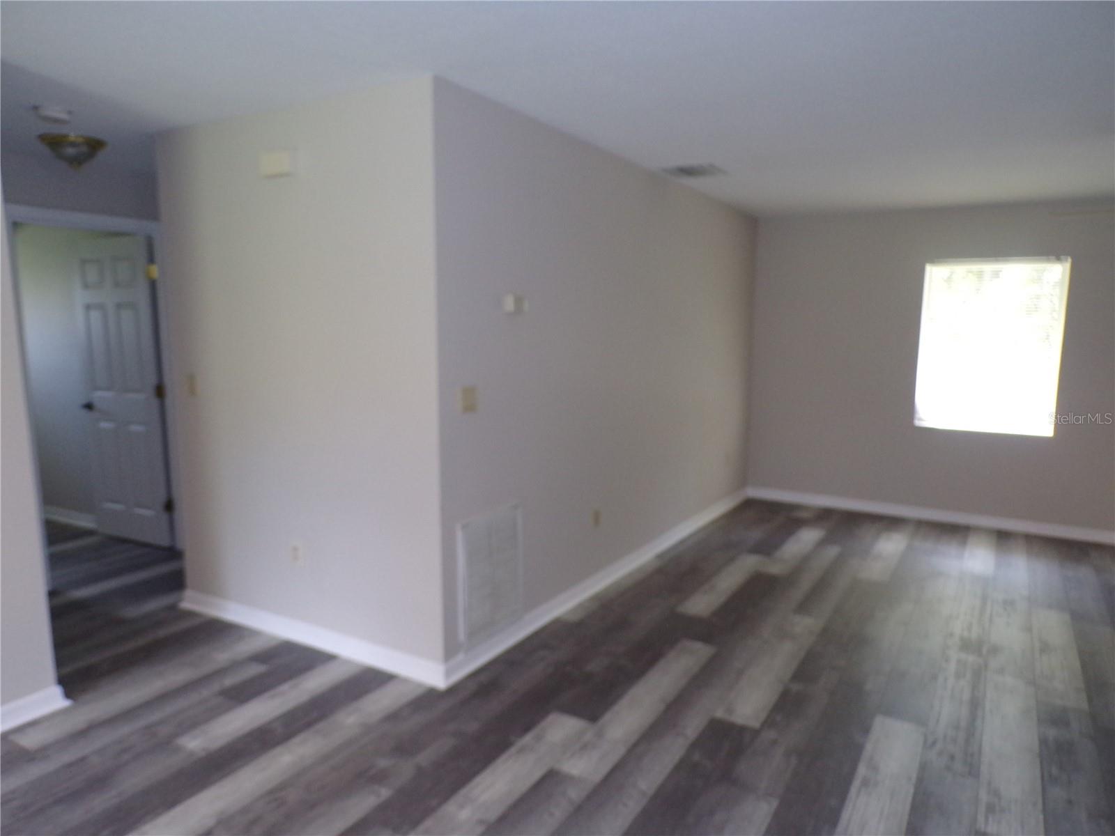 1088 Melville Rd #a Property Photo 6