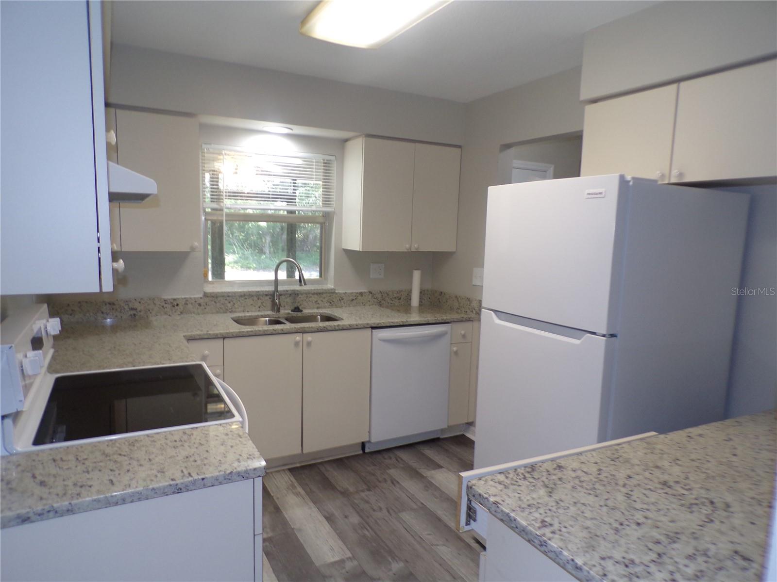 1088 Melville Rd #a Property Photo 8