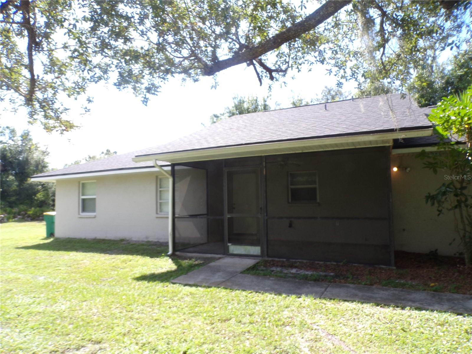 1088 Melville Rd #a Property Photo 12