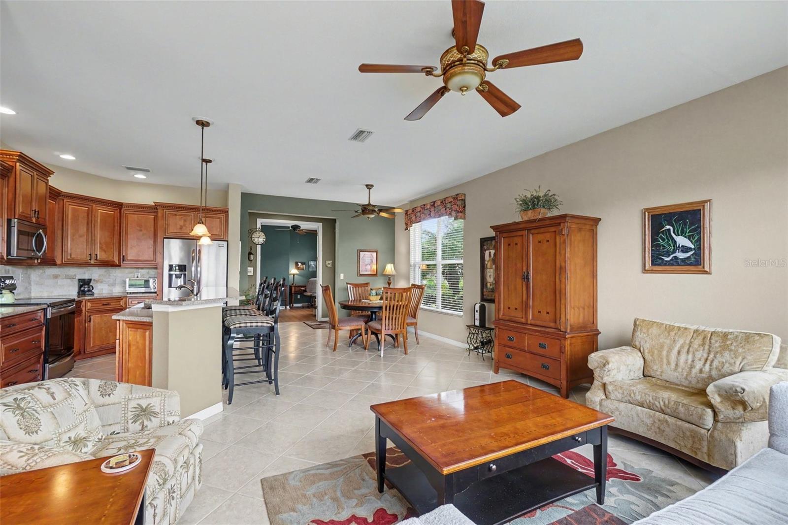 2593 Cottonwood Ln Property Photo 2