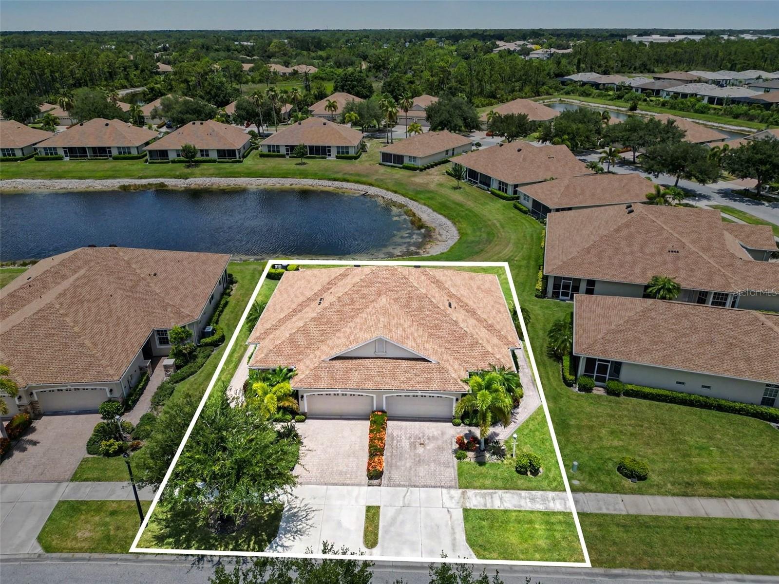 2593 Cottonwood Ln Property Photo 4