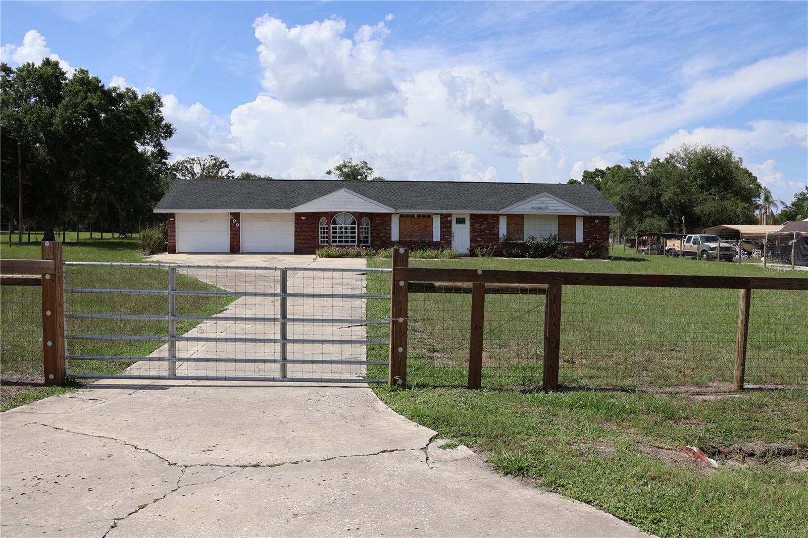699 BAKER ST Property Photo 1