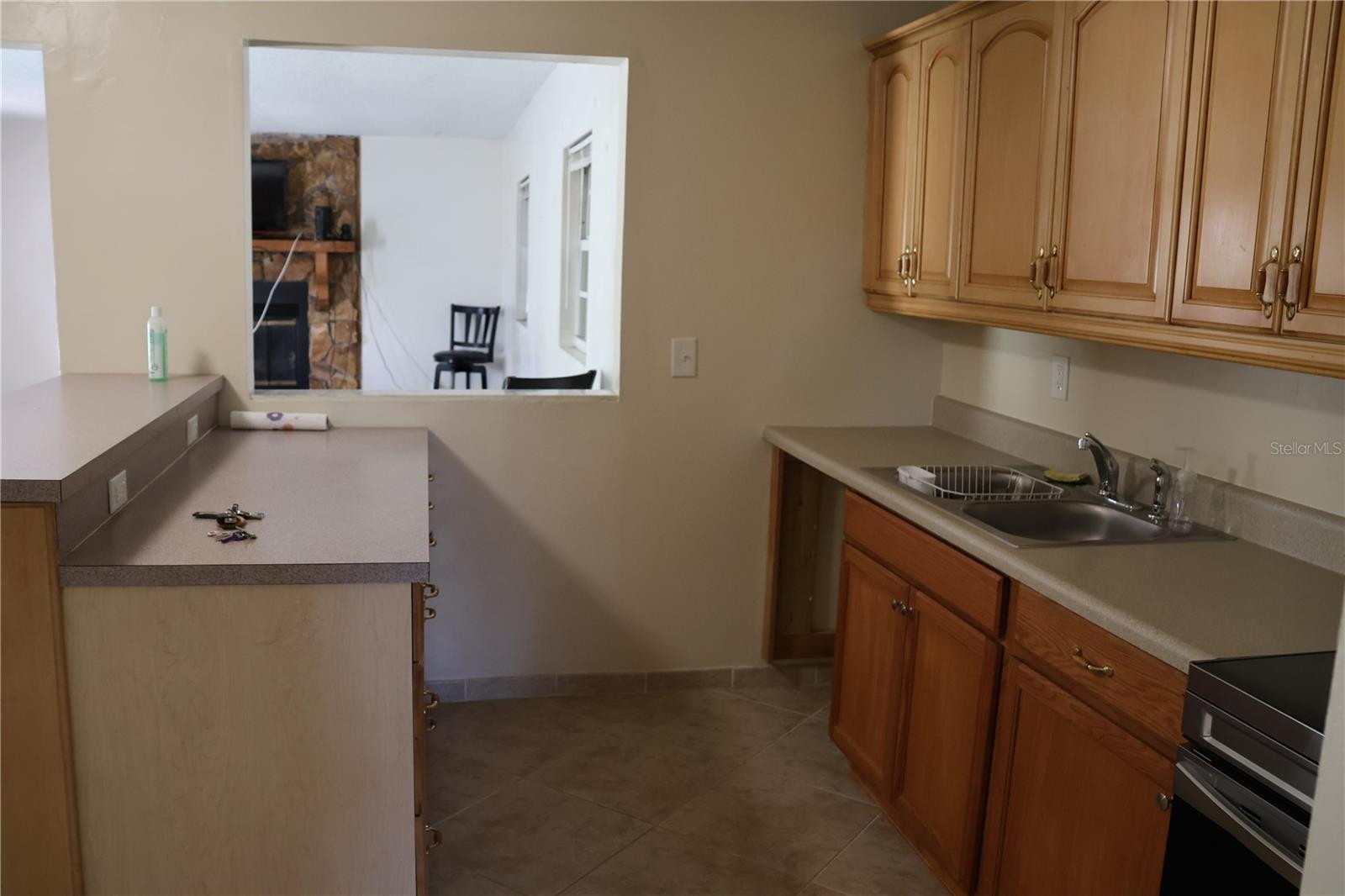 699 Baker St Property Photo 11