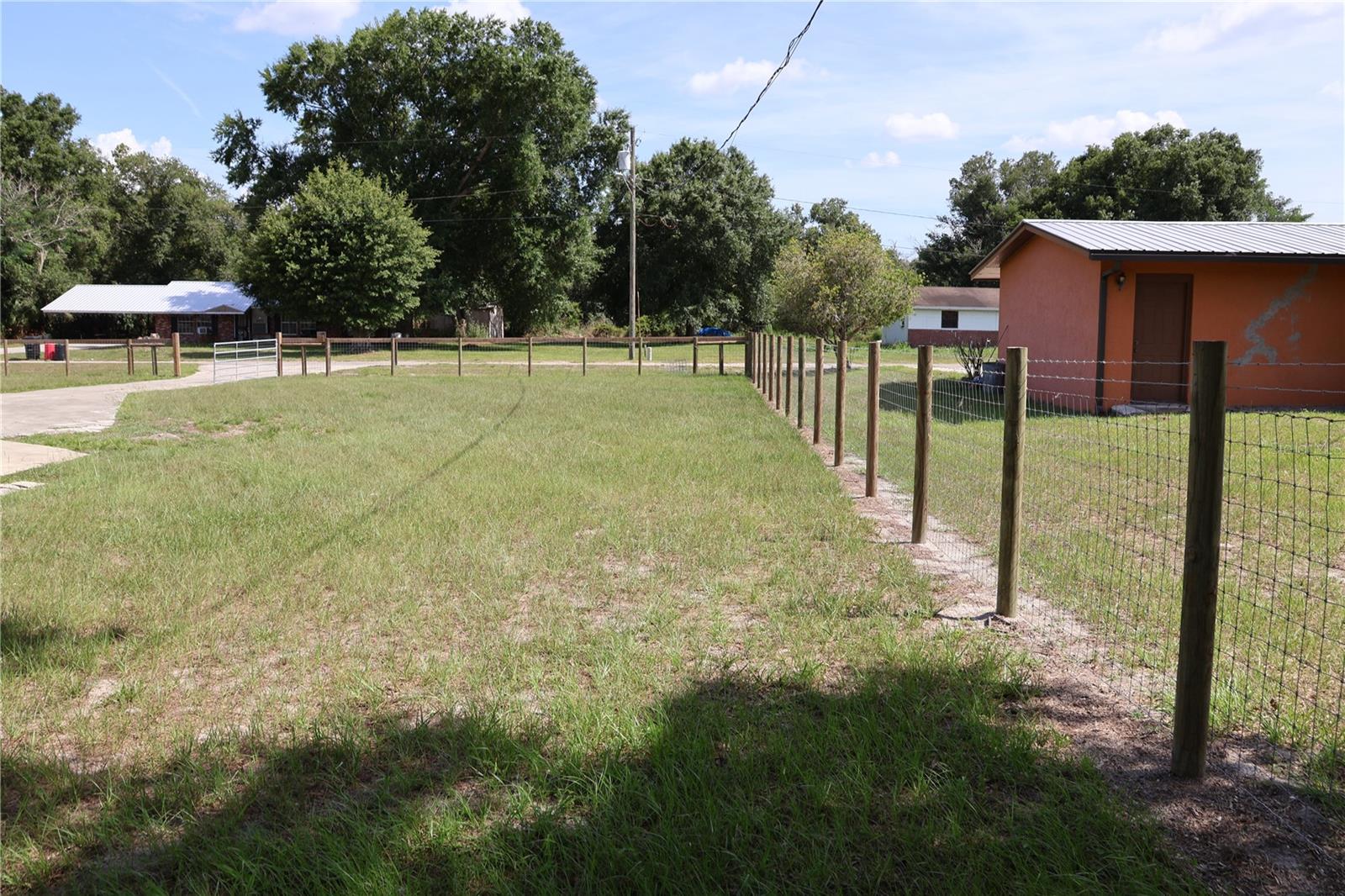 699 Baker St Property Photo 26