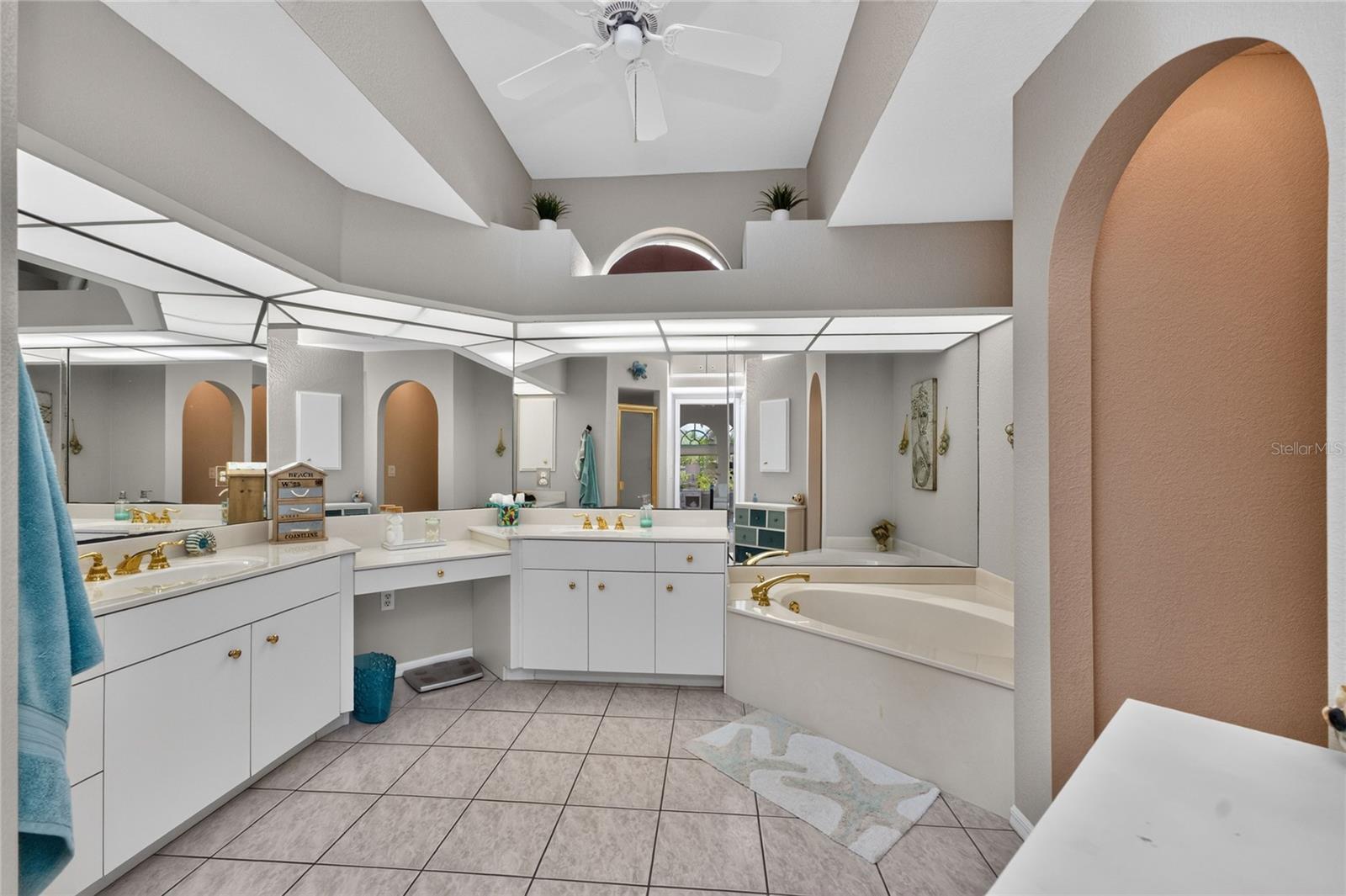 3015 Wisteria Pl Property Photo 24
