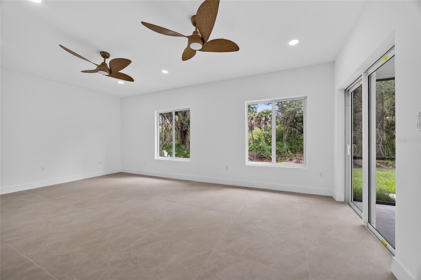 1177 Commerce St Property Photo 20