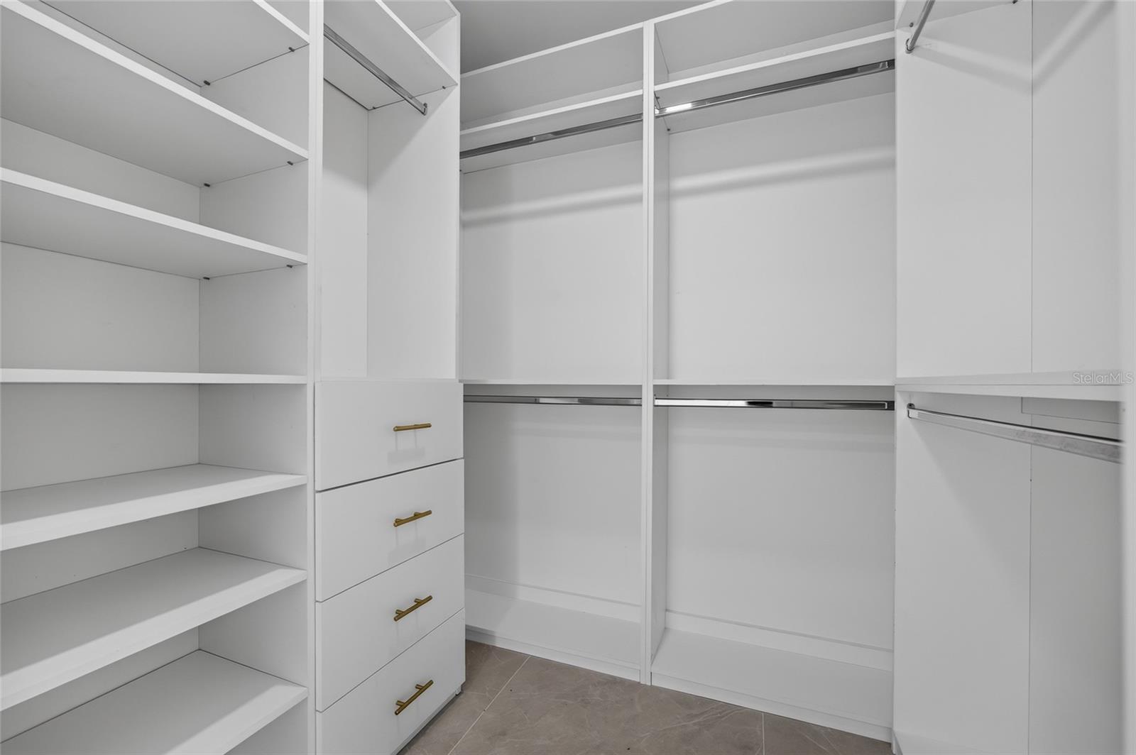 1177 Commerce St Property Photo 24