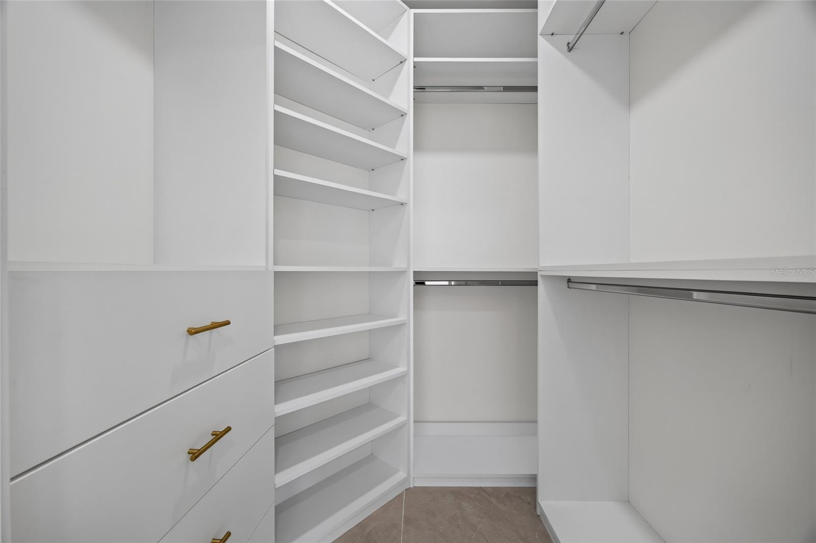 1177 Commerce St Property Photo 25