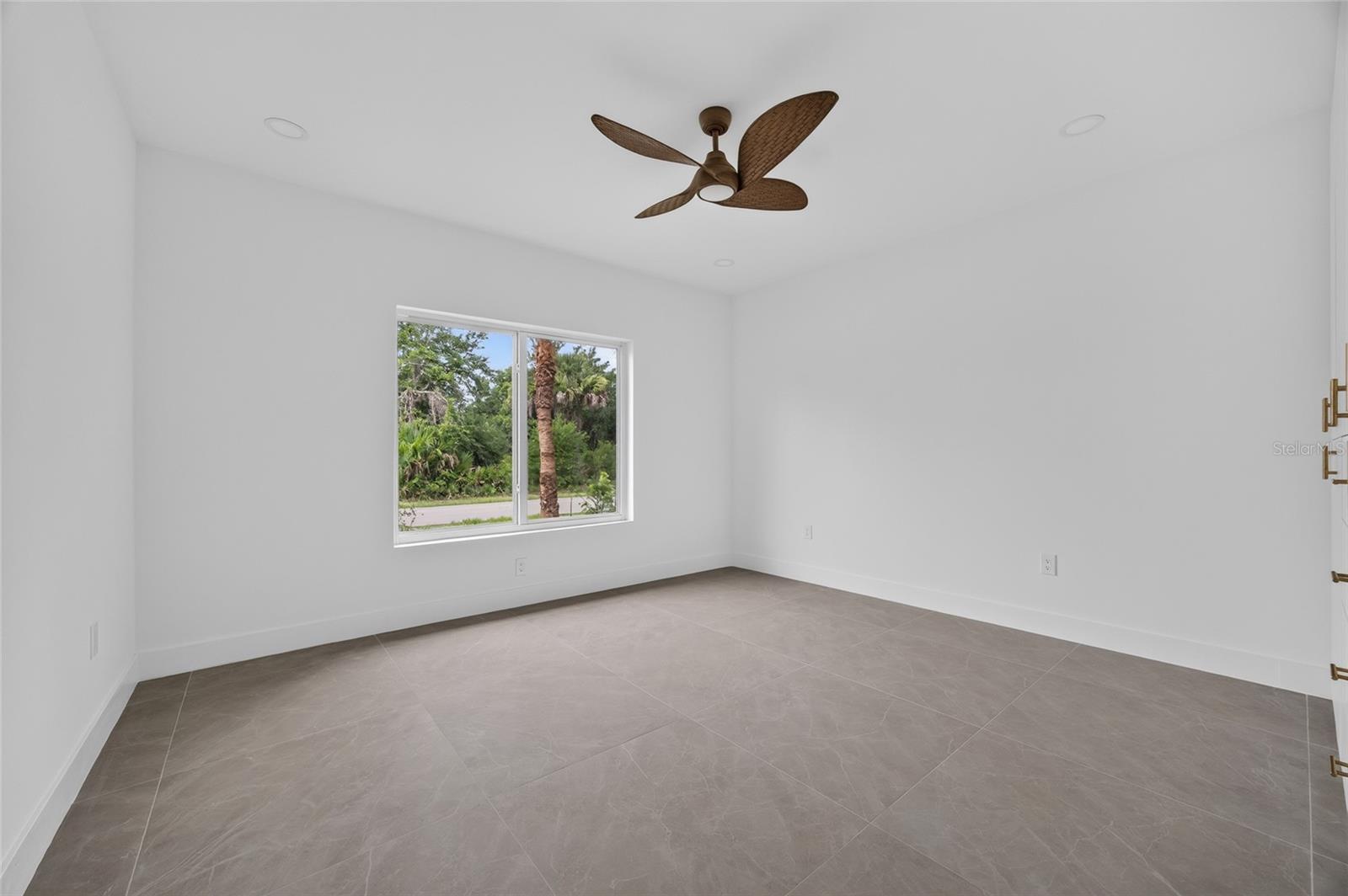 1177 Commerce St Property Photo 29