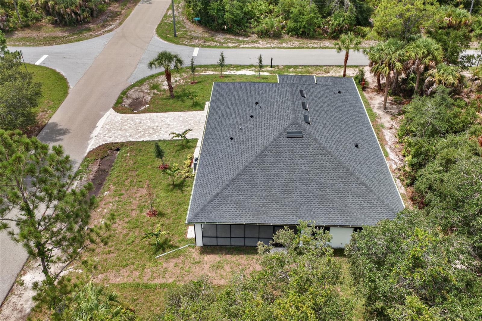 1177 Commerce St Property Photo 44