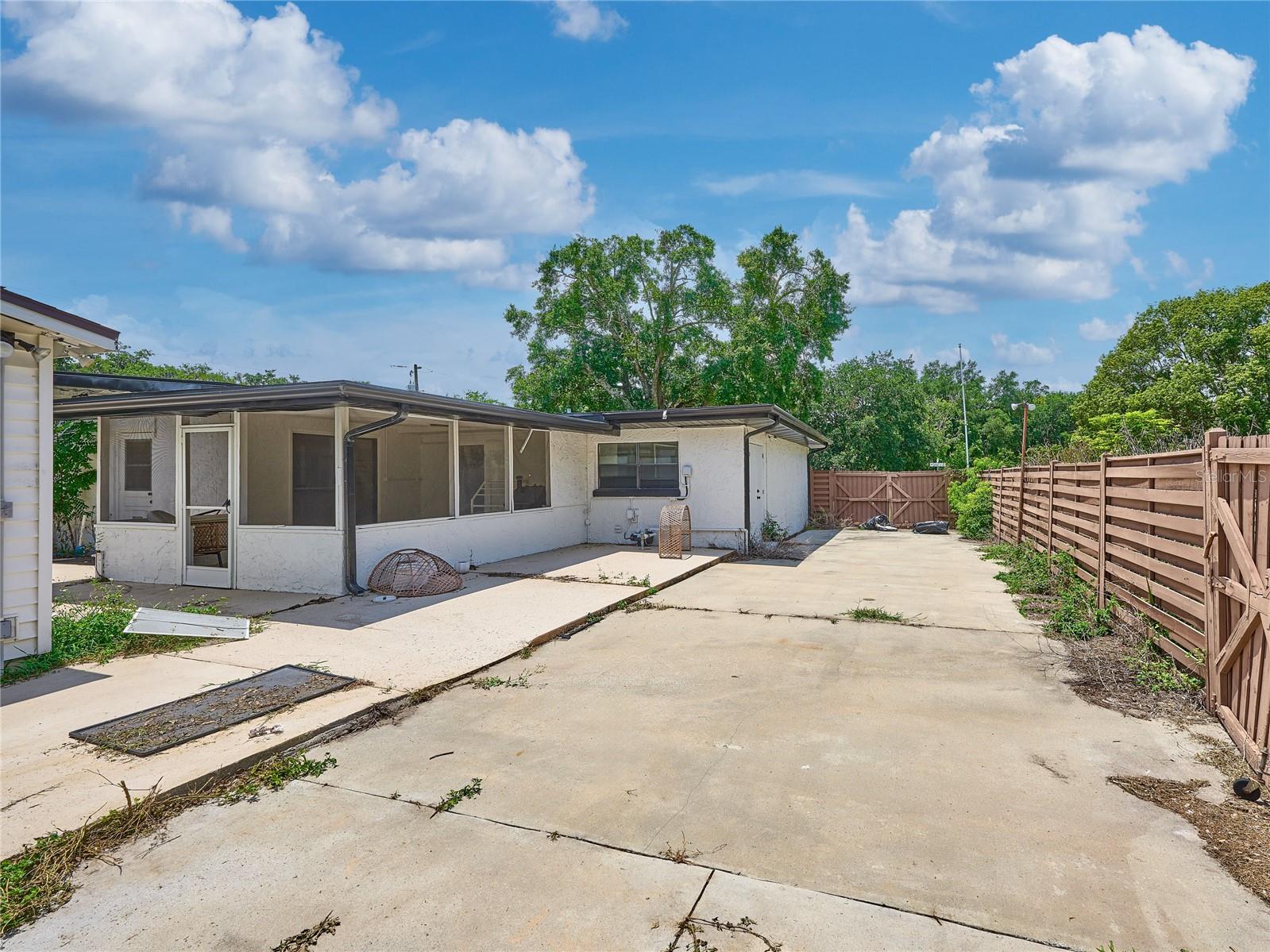 1100 Cornell Dr Property Photo 27