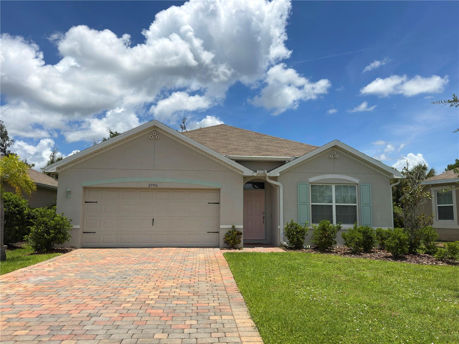 27956 Arrowhead Cir Property Photo 1