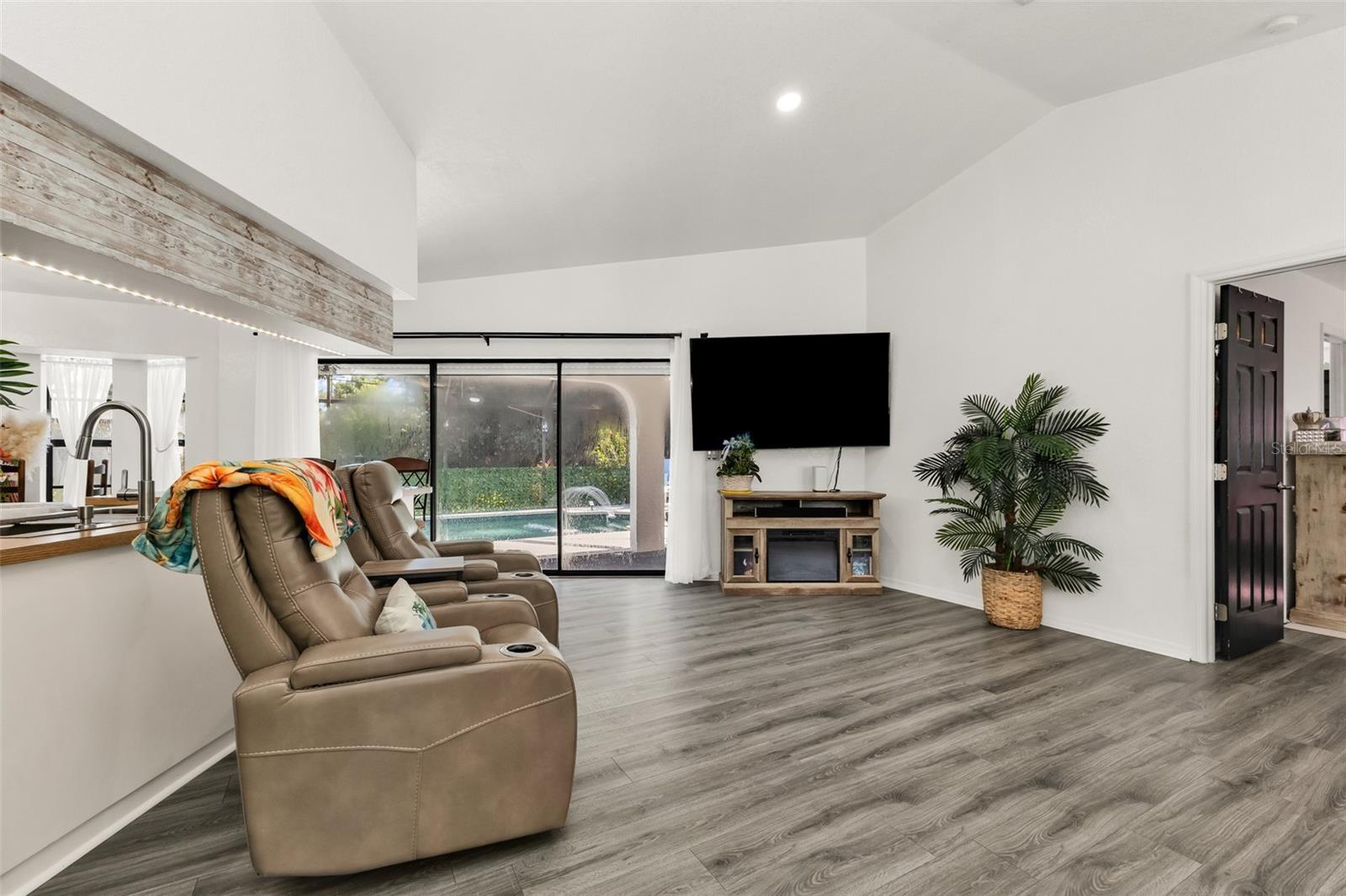 18306 Koala Ave Property Photo 11