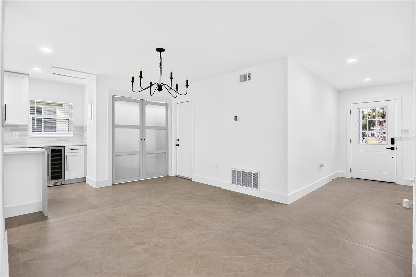 27385 Voyageur Dr Property Photo 5