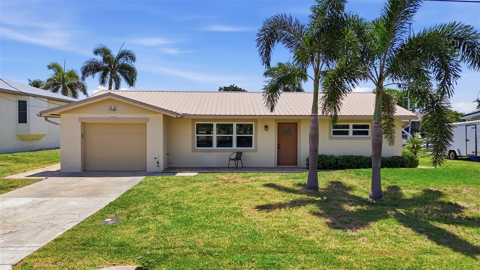 4310 Palm Dr Property Photo 1