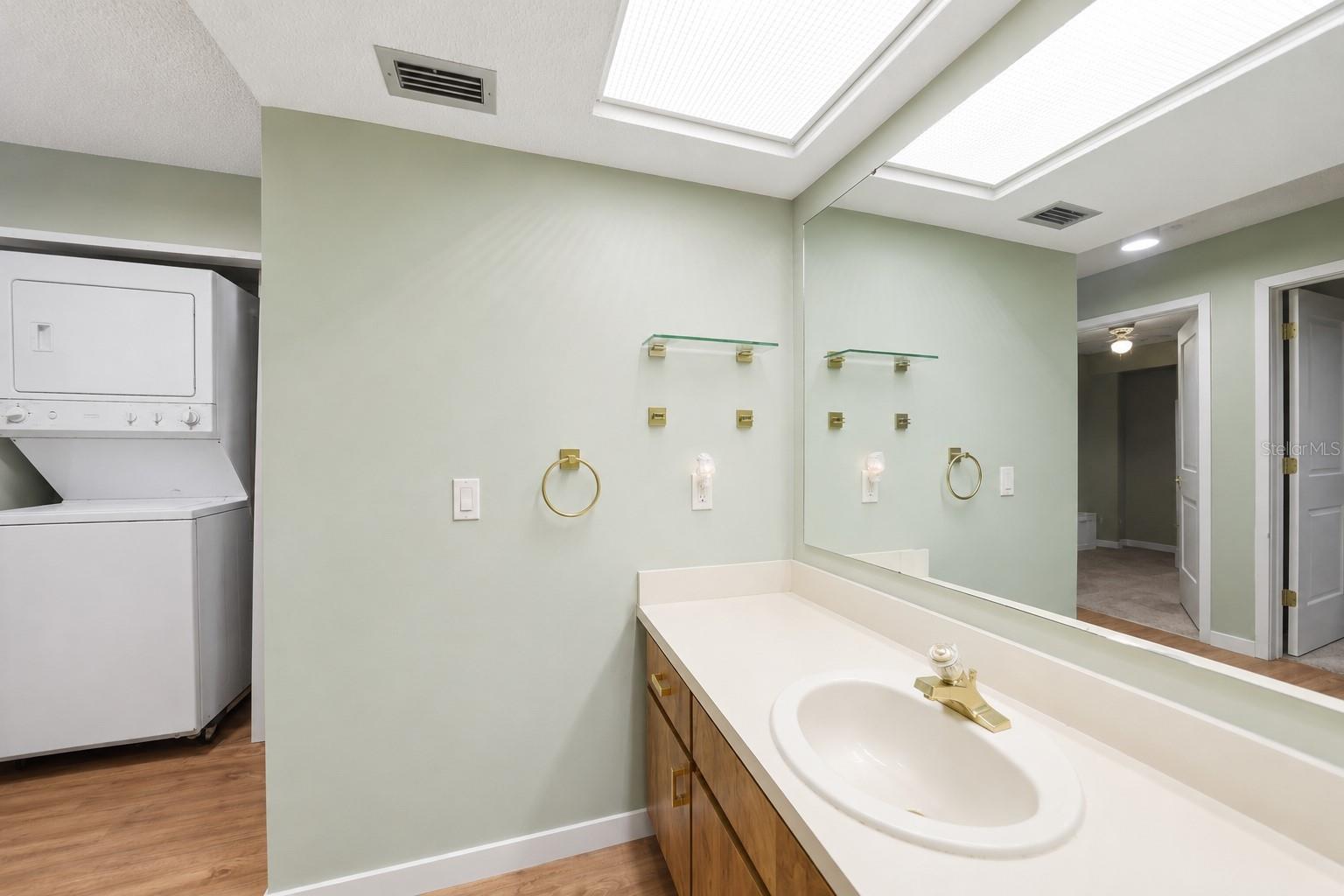 22375 Edgewater Dr #236 Property Photo 13