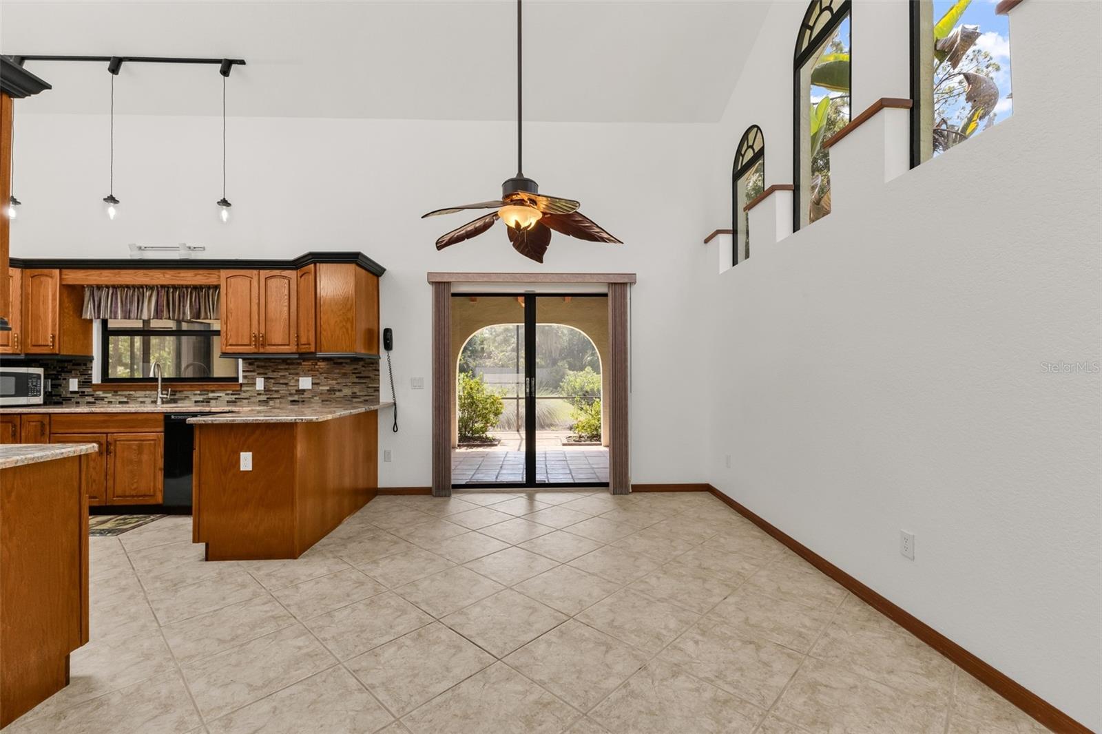 6068 Tidwell St Property Photo 11
