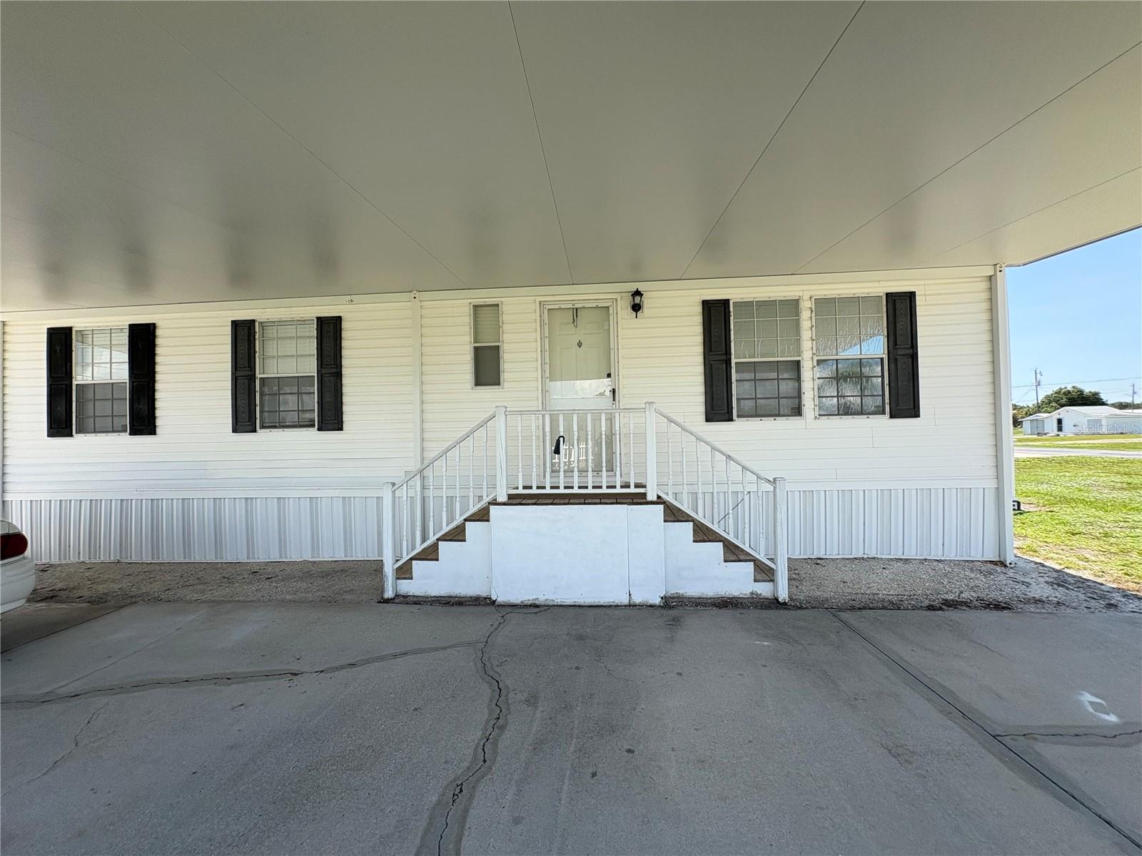 29192 Crawford Ave Property Photo 5