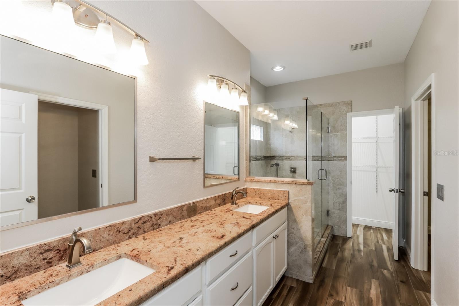 2954 Dunhill Cir Property Photo 10