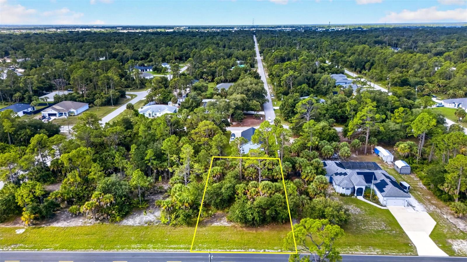 18303 HILLSBOROUGH BLVD Property Photo 1