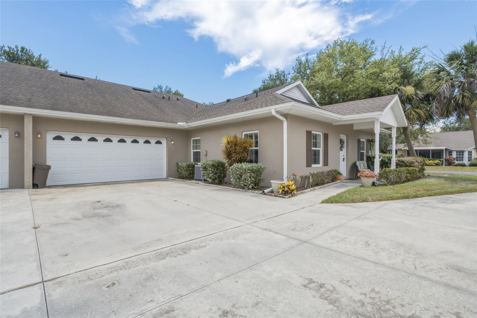 1537 RED OAK LN