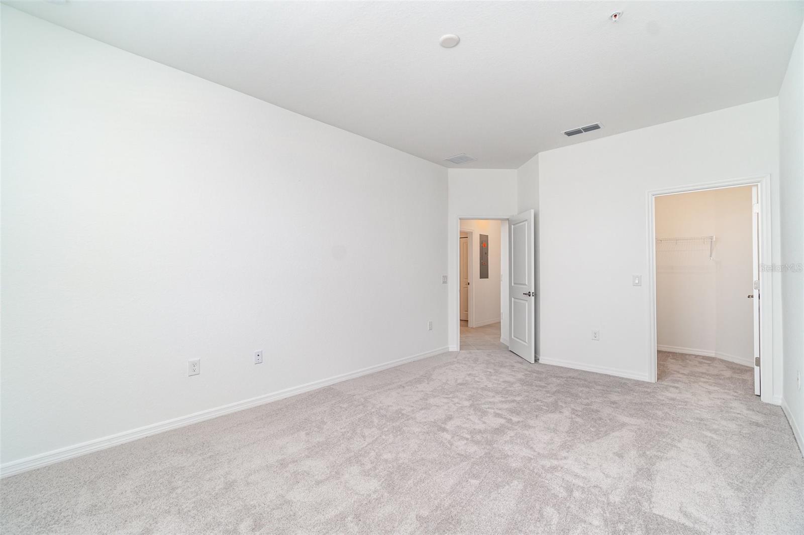 15194 Bluffton Ln #1421 Property Photo 12