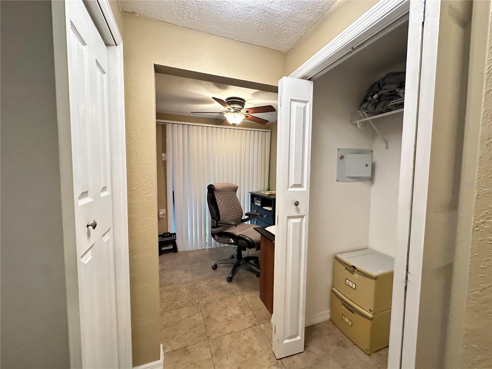 1230 Woodlawn Ave Property Photo 15