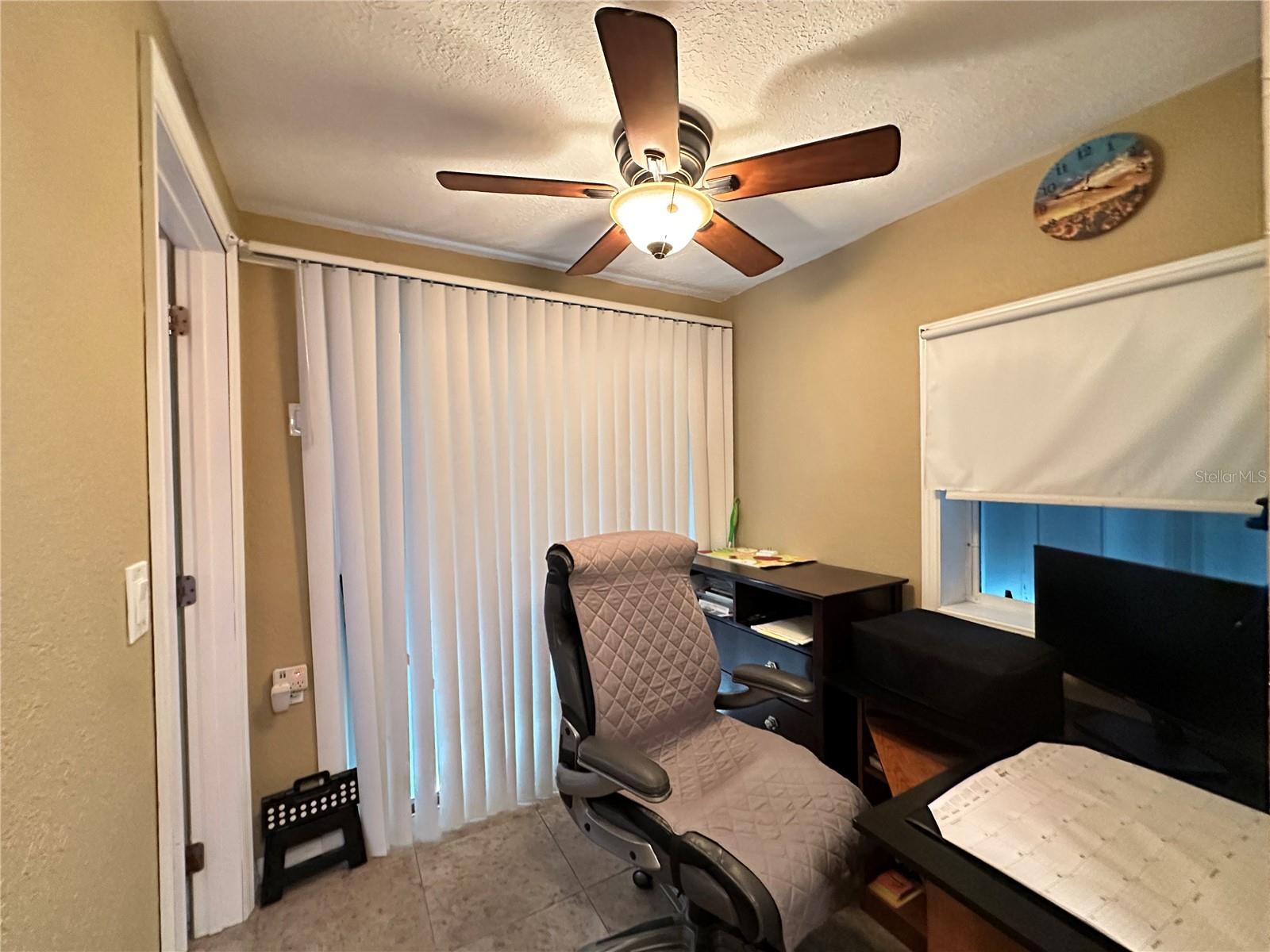 1230 Woodlawn Ave Property Photo 17