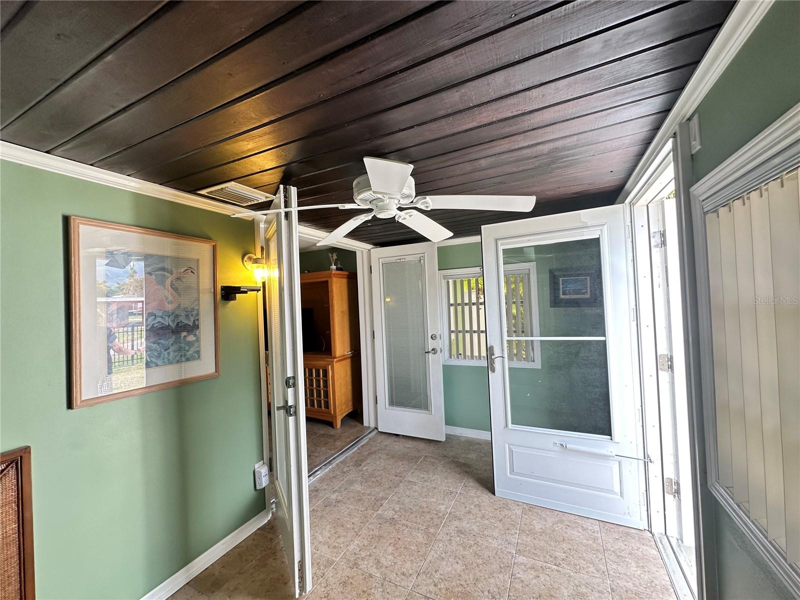1230 Woodlawn Ave Property Photo 26