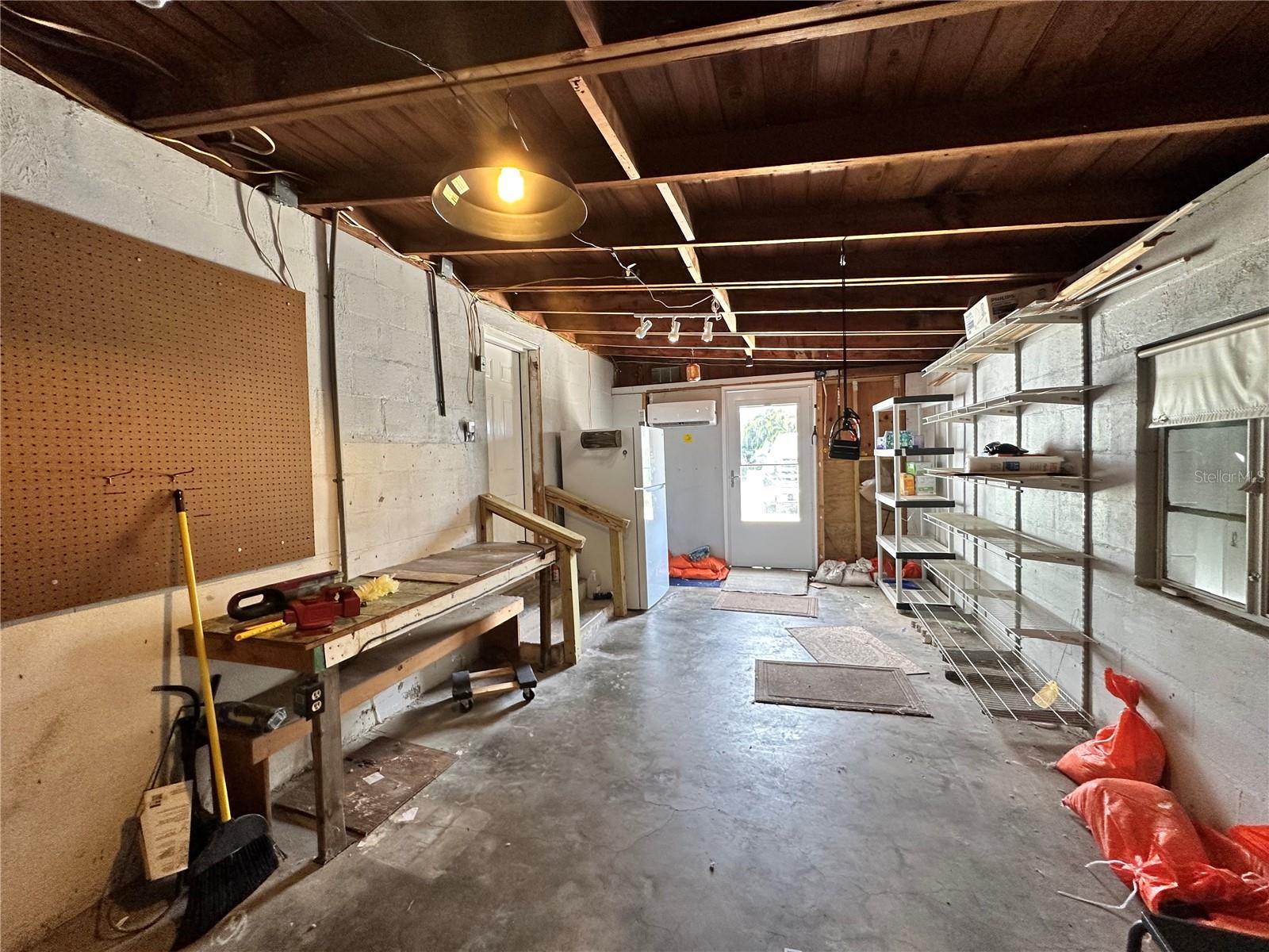 1230 Woodlawn Ave Property Photo 28