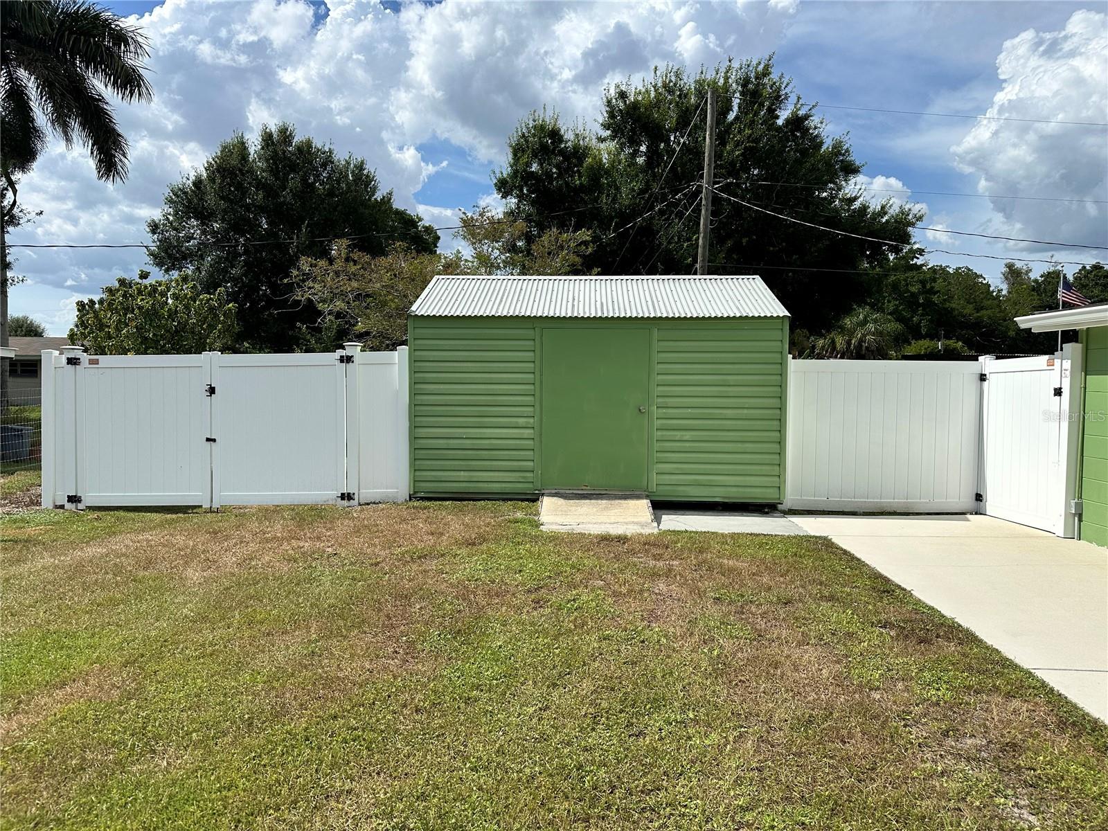 1230 Woodlawn Ave Property Photo 30